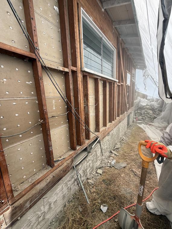 Siding removal under containment
