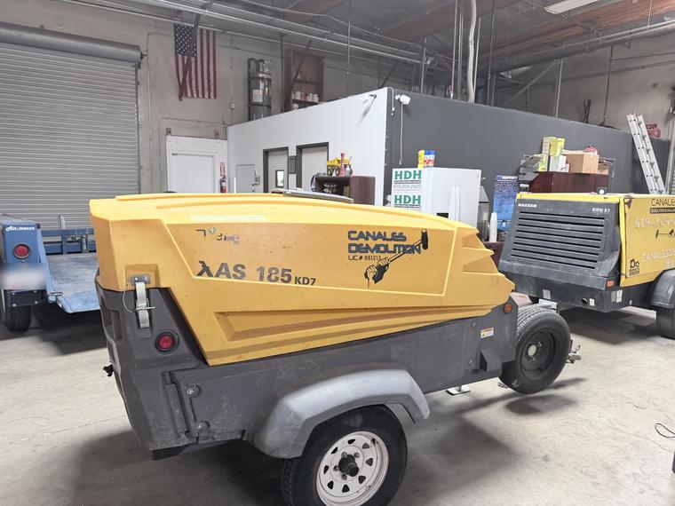 Tow-behind compressor