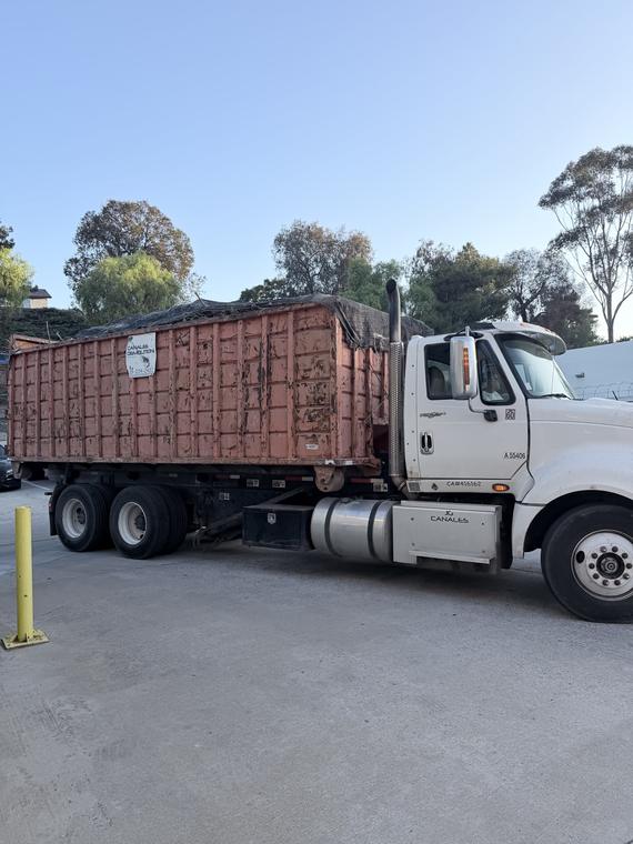 Roll-off truck